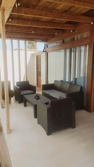 Beautiful Chalet With Wifi And Free Parking อาโรนา ภายนอก รูปภาพ