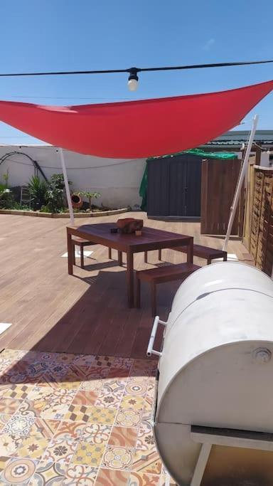 Beautiful Chalet With Wifi And Free Parking อาโรนา ภายนอก รูปภาพ